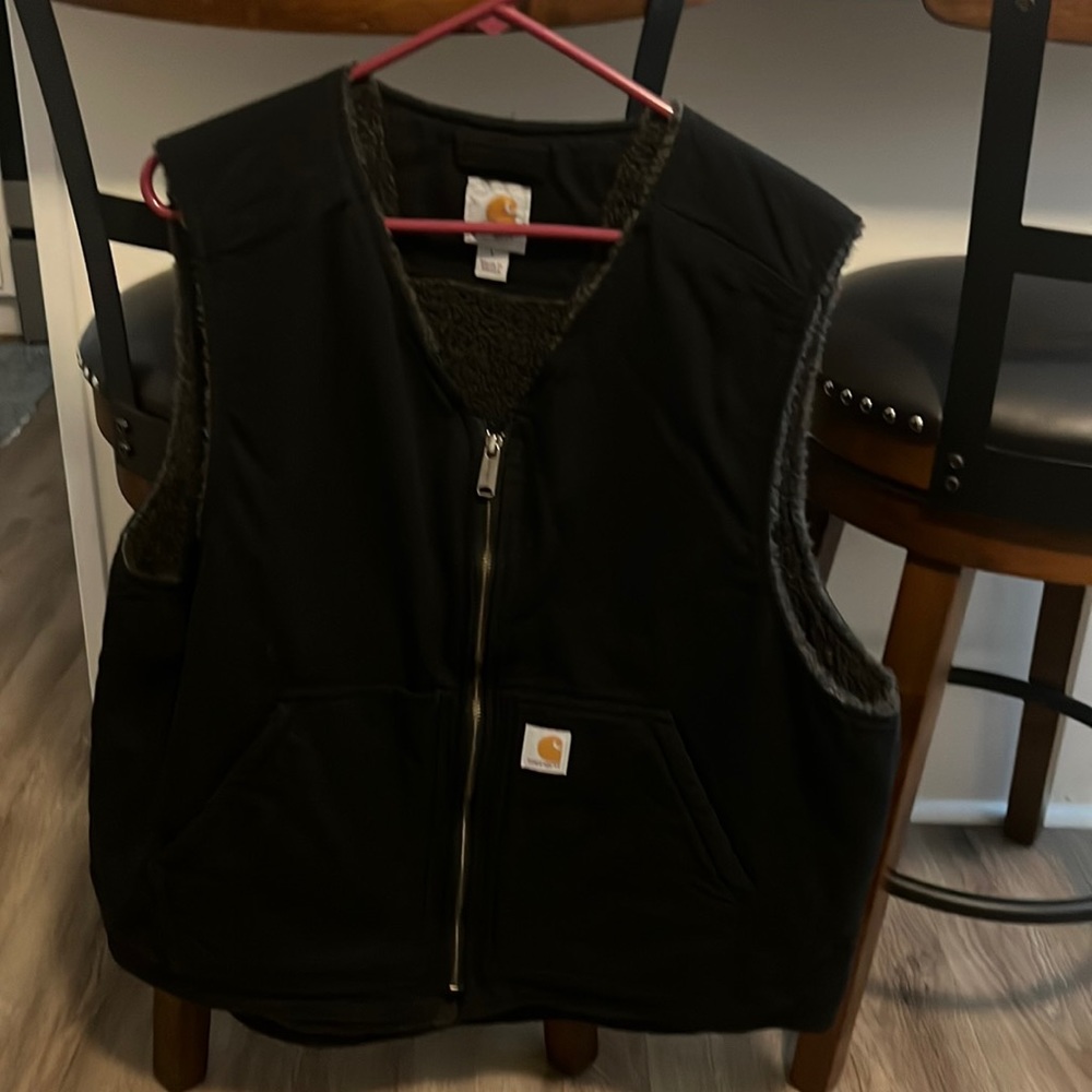 Mens Carhartt Duck Sherpa-lined vest, worn once.